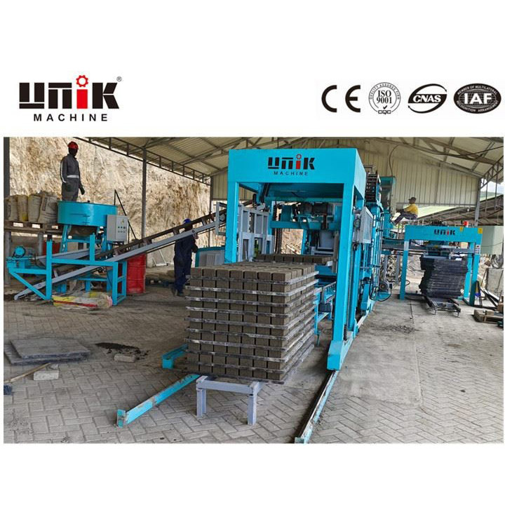 Машина за производство на компресирани земни блокове